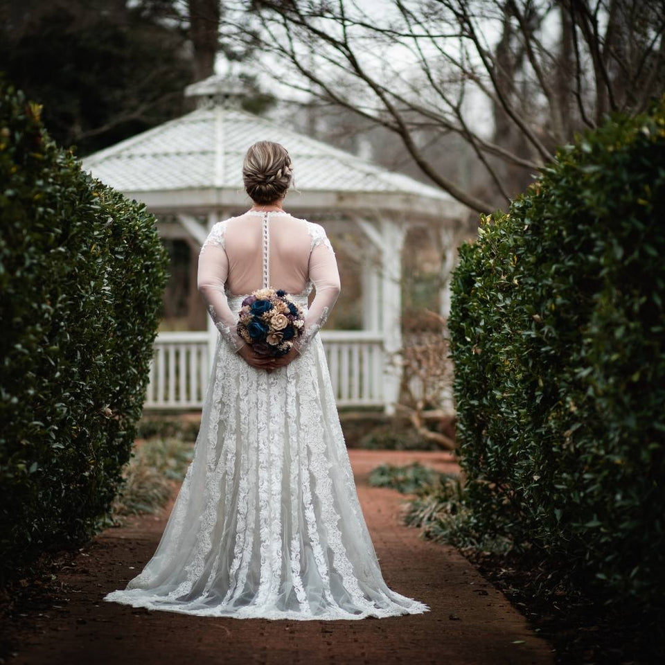 Real bride photo of her Sola Wood Flowers sampler