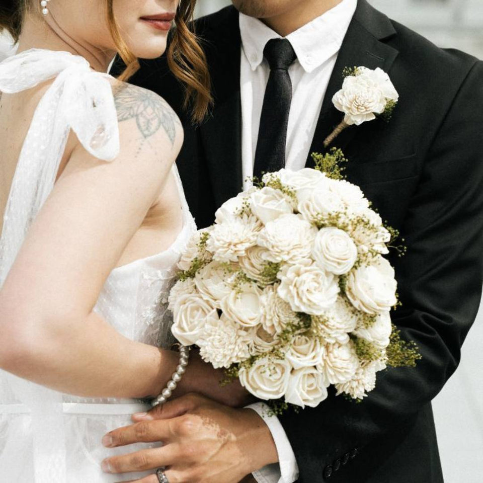 Real bride photo of her Sola Wood Flowers sampler