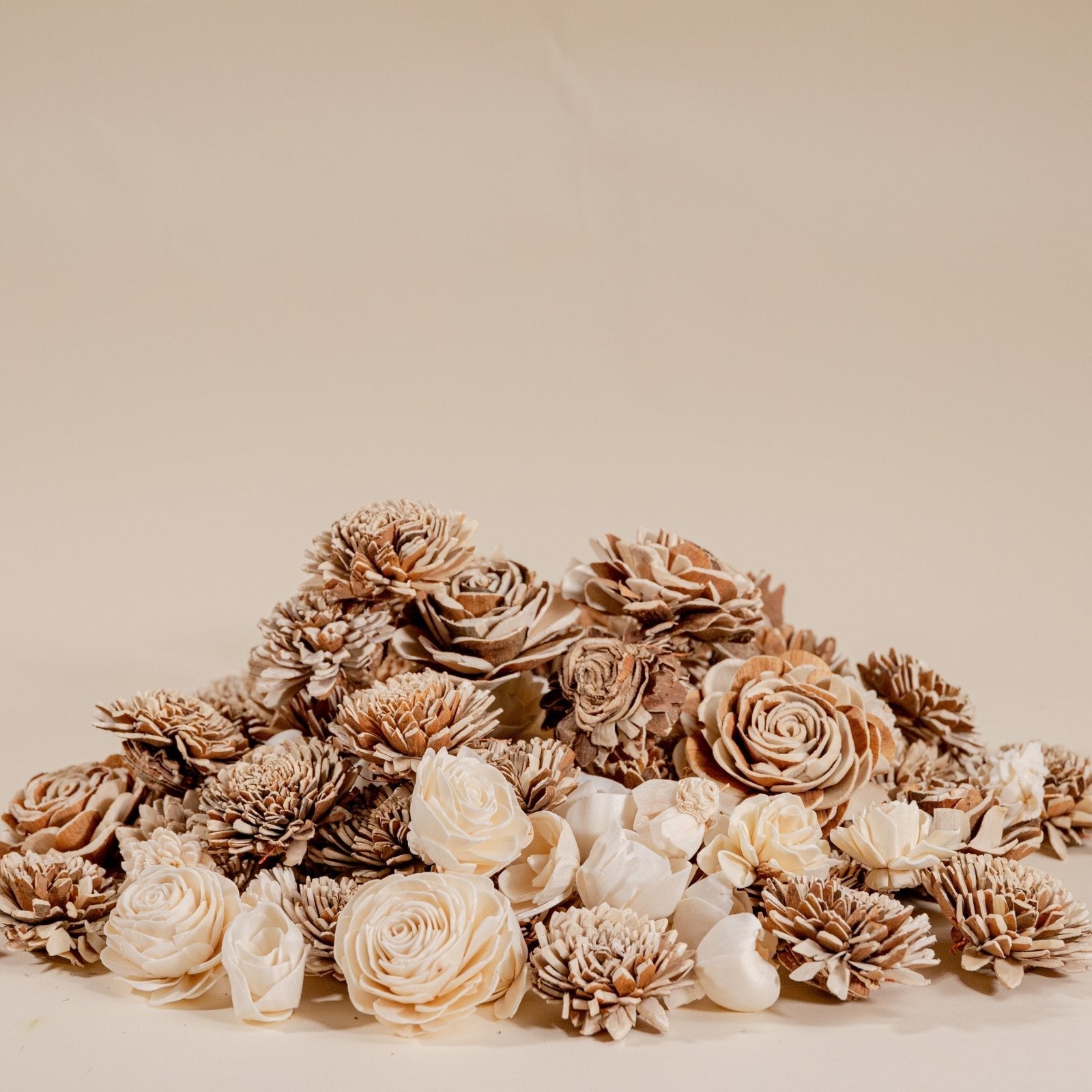 400 Random Assorted Wood Flowers – Sola-Flowers
