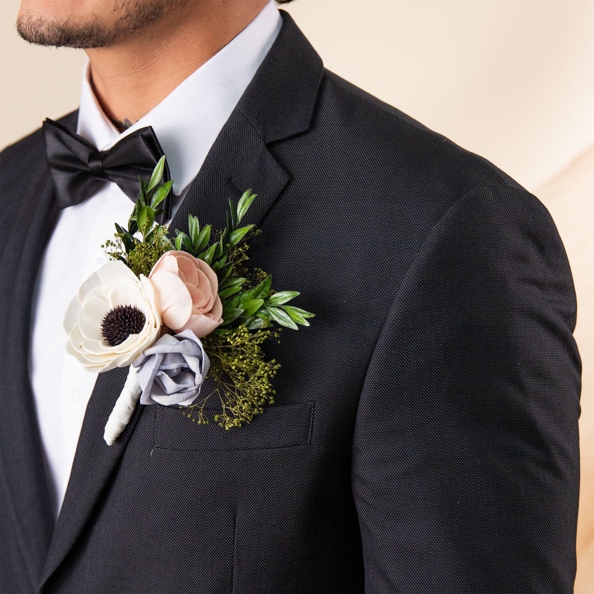 Luxe Bloom Simple Boutonniere – Sola Wood Flowers