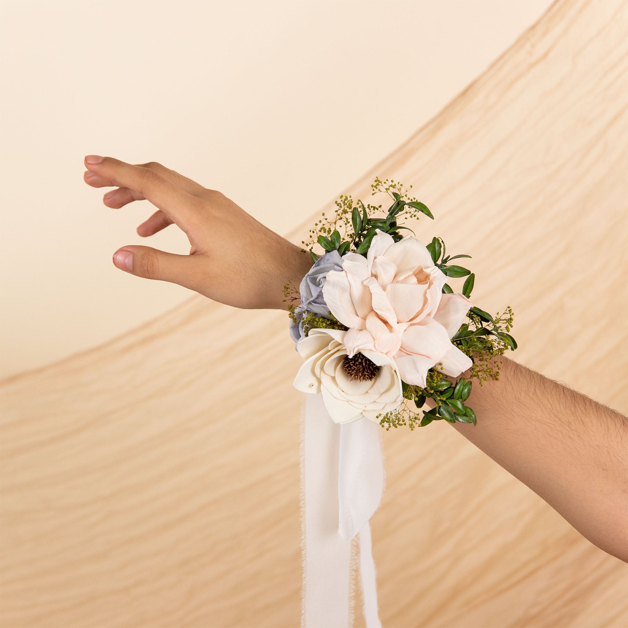 Luxe Bloom Special Corsage – Sola Wood Flowers