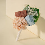 Luxe Daisy Simple Boutonniere