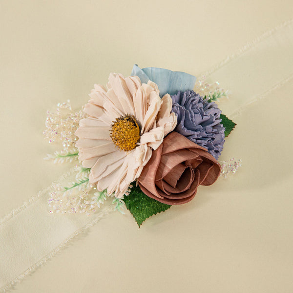DaisySpecialLuxeCorsage-