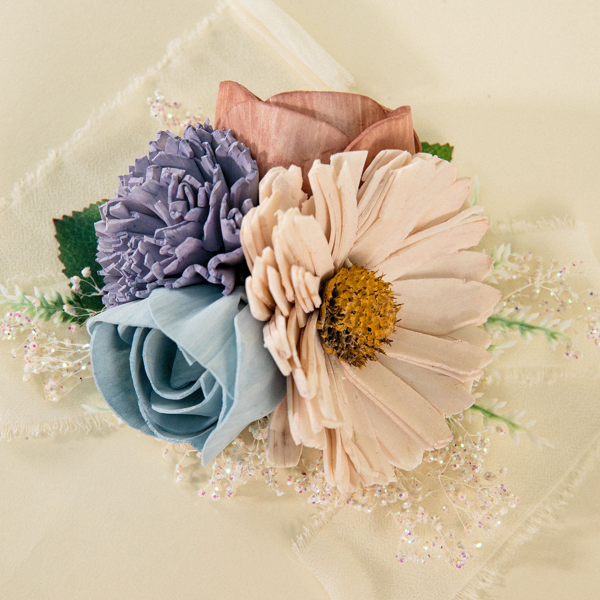 Luxe Daisy Special Corsage – Sola Wood Flowers