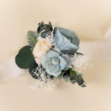 Luxe Ivory Simple Corsage