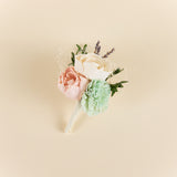 Luxe Aura Simple Boutonniere