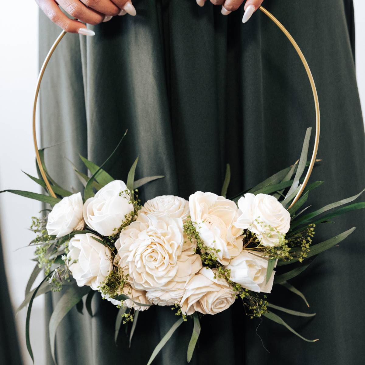 Perfect Simplicity Hoop Bouquet – Sola Wood Flowers