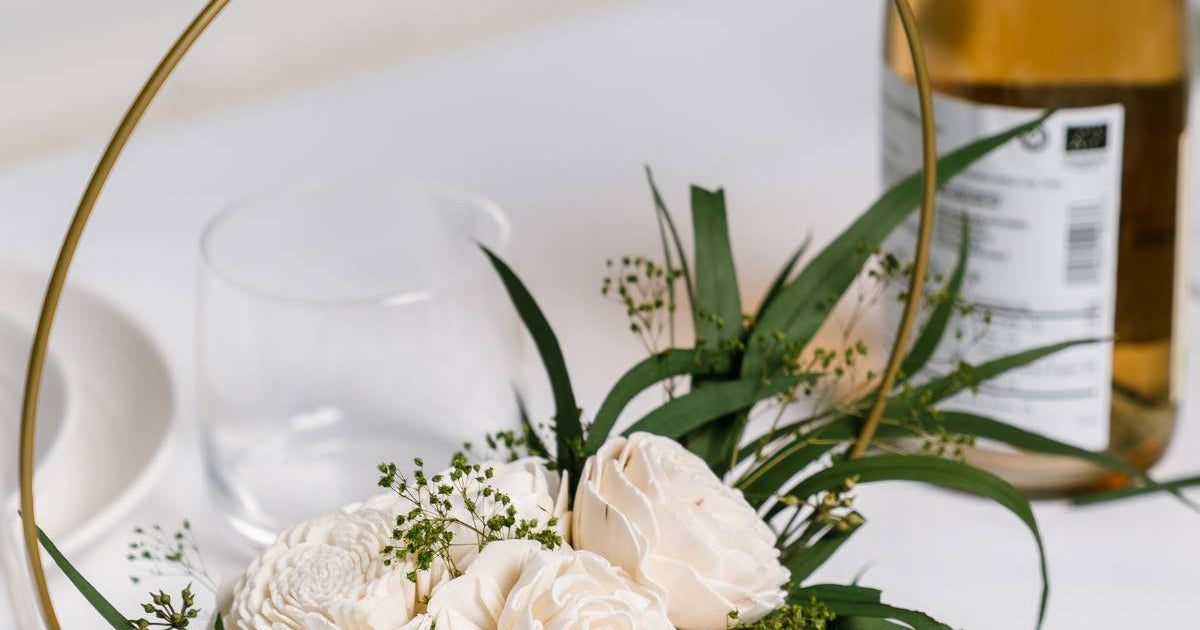 Perfect Simplicity Hoop Centerpiece – Sola Wood Flowers