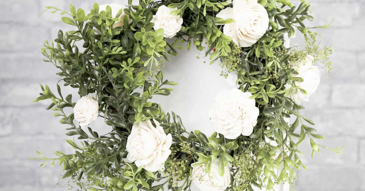 Perfect Simplicity Wreath (Small)* – Sola-Flowers